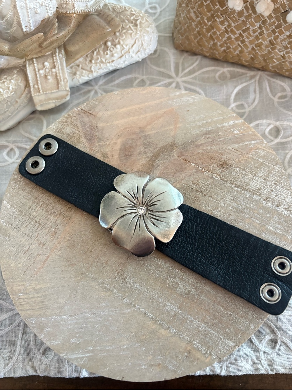 Vintage FOXY Reversible Black and White Leather Flower Statement Snap Bracelet